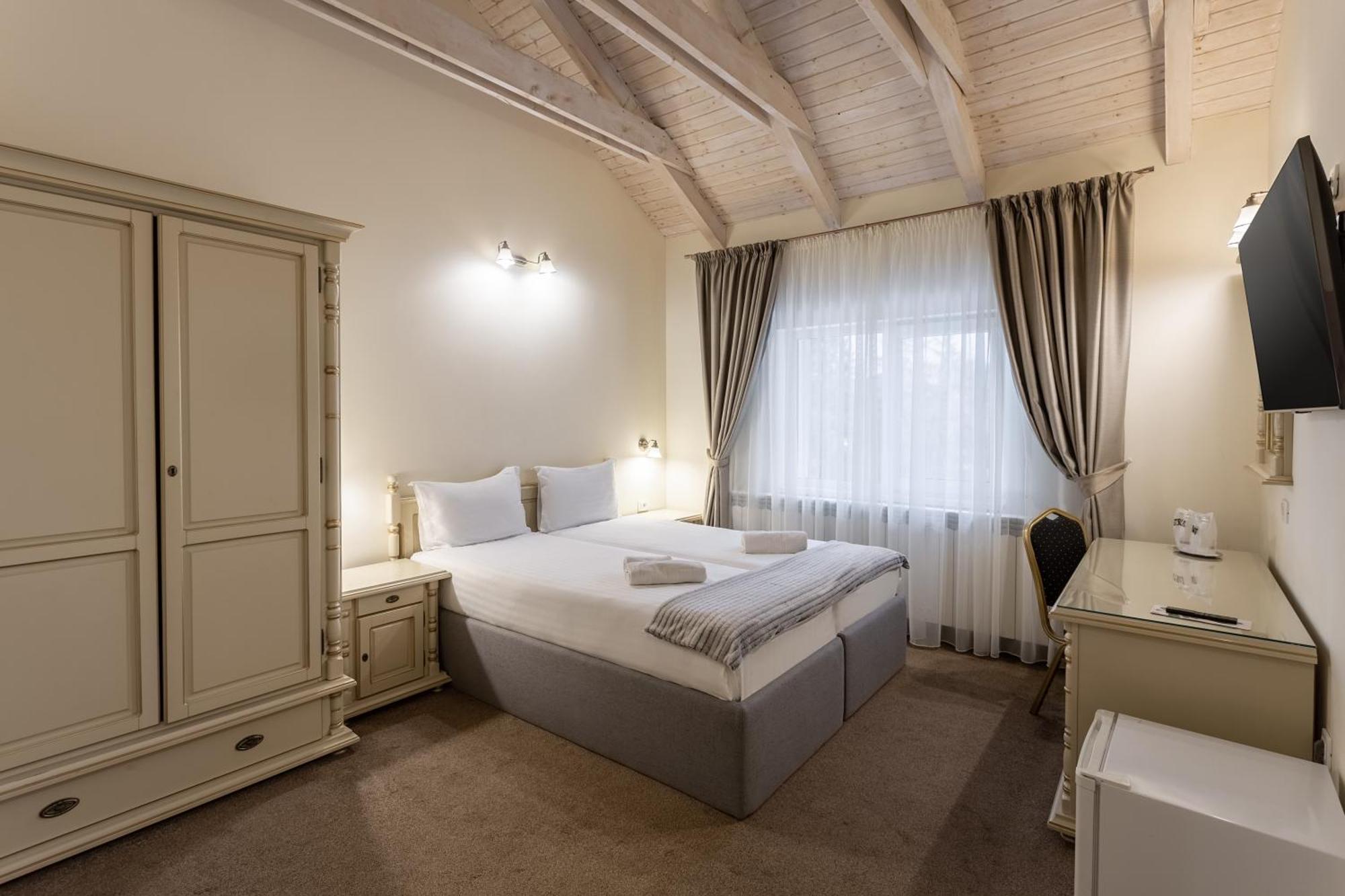 Eden 3 & Eden 4 Hotel Predeal Bagian luar foto